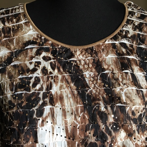 JM COLLECTION ANIMAL PRINT RUFFLE GOLD SHIMMER TOP - Picture 4 of 8